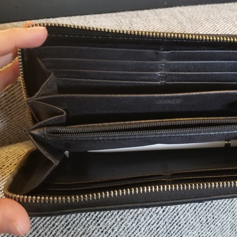 Coach Wallet - Picture 3 of 4